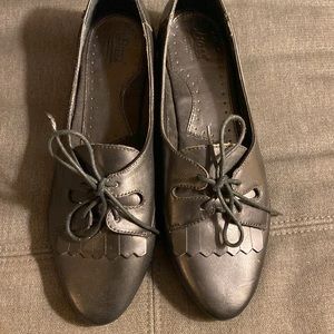 Bass leather shoes. Size 9.5.